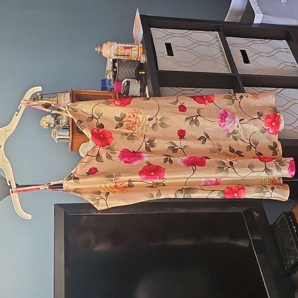 Floral Night Gown And Robe Set - Picture 2 of 5